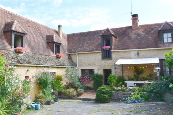 Halte Aux Places Marcillac-Saint-Quentin Bagian luar foto