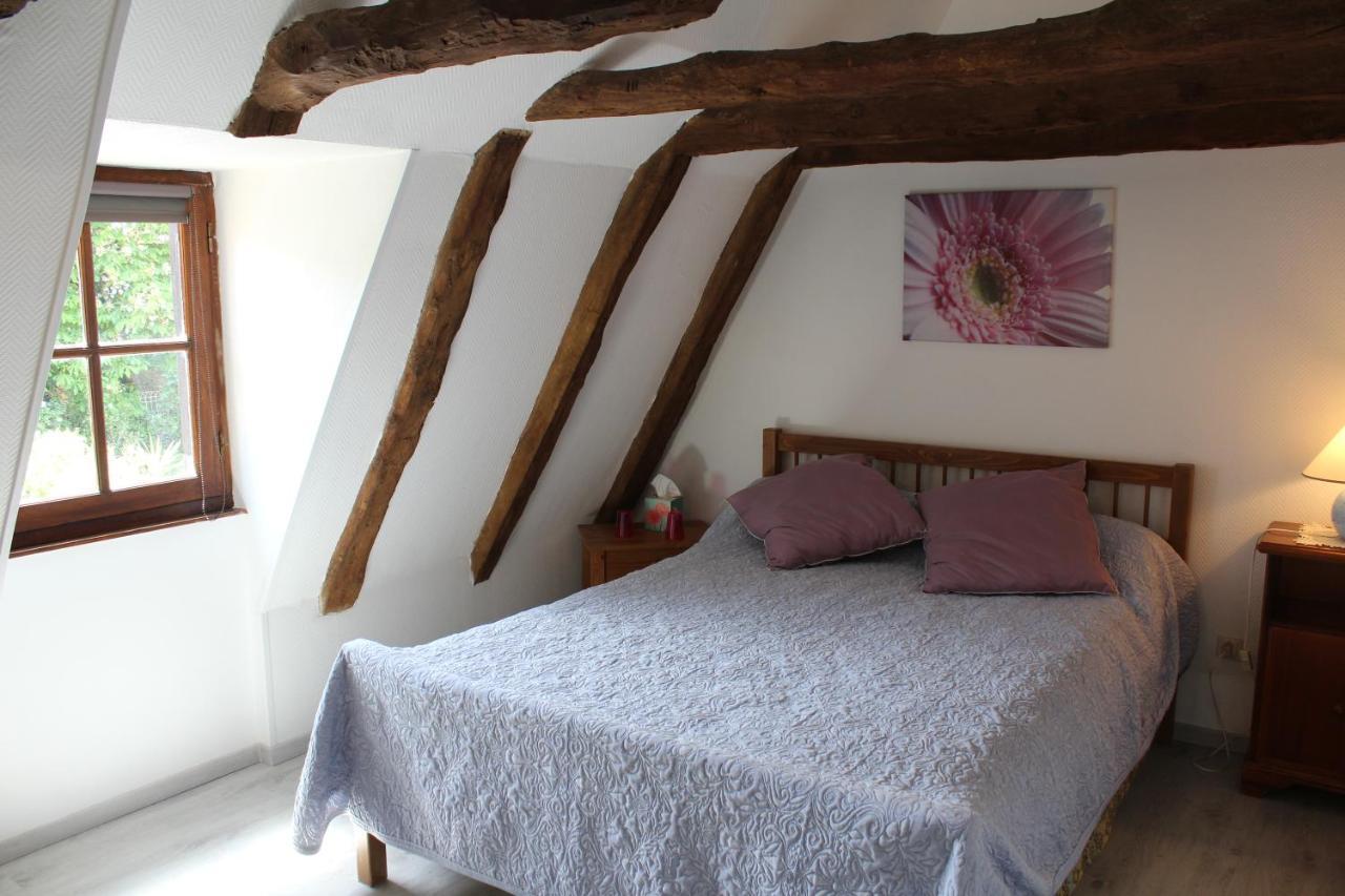 Halte Aux Places Marcillac-Saint-Quentin Bagian luar foto