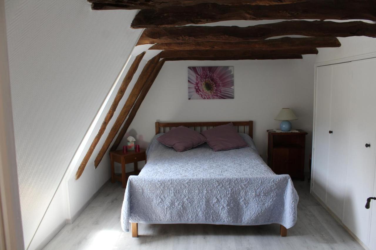 Halte Aux Places Marcillac-Saint-Quentin Bagian luar foto