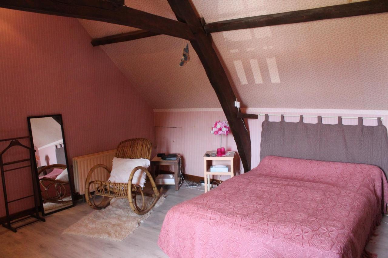 Halte Aux Places Marcillac-Saint-Quentin Bagian luar foto